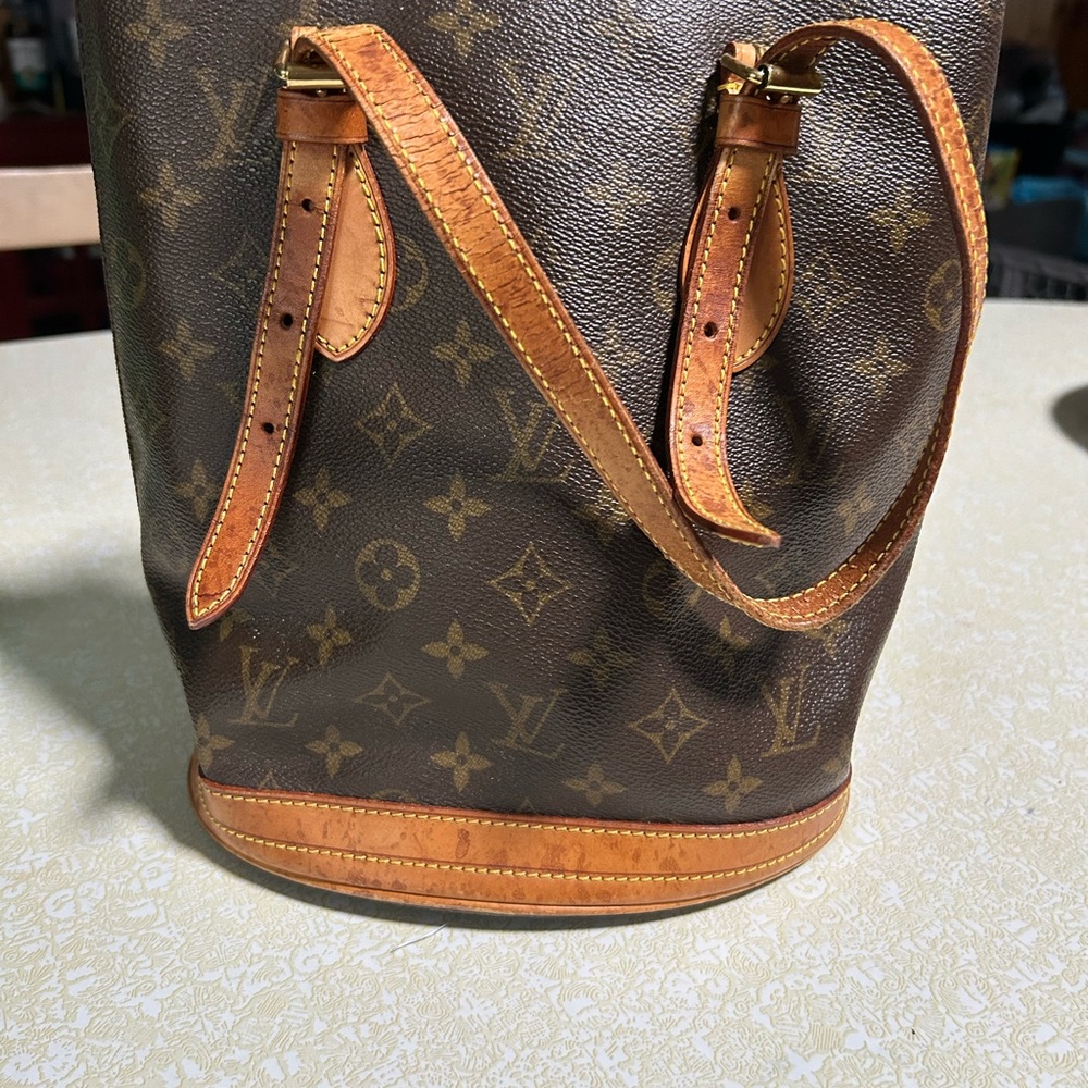 Vintage * AUTHENTIC* Louis Vuitton Brown Monogram Bucket Bag